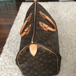 Louis VUITTON Speedy 40 Handbag